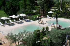 Отель Hotel La Grotte  Сан Донато Валь Ди Комино